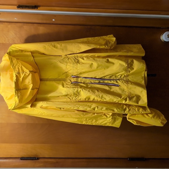 Tommy Hilfiger Wind Breaker/Raincoat  Size XL - Picture 4 of 4